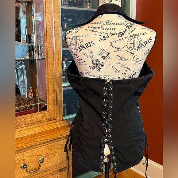 Harley-Davidson Tops - Harley-Davidson® RARE VINTAGE FIND‼️ Super Sexy Lace-Up Halter Top- Large ❤️‍🔥